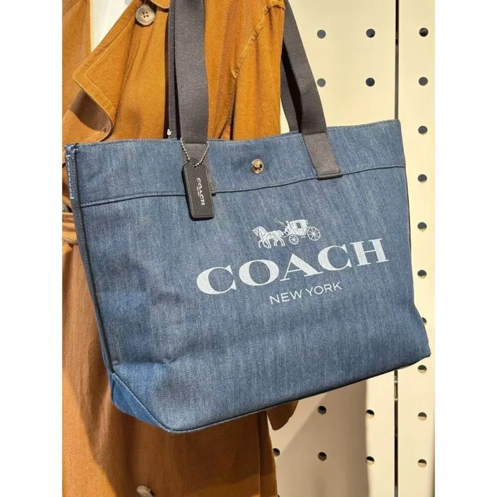 Coach Women Pre-Loved Bag Very Good Condition